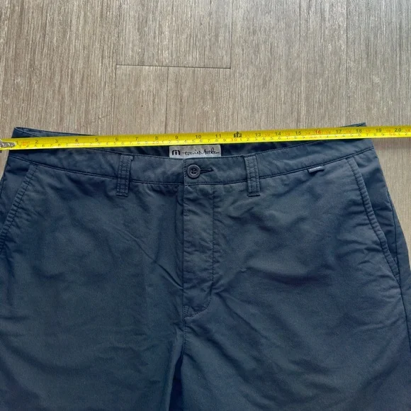 Travis Mathew Golf Black 36 Inch Shorts 11” Inseam Flat Front Nylon Polyester - Picture 4 of 6